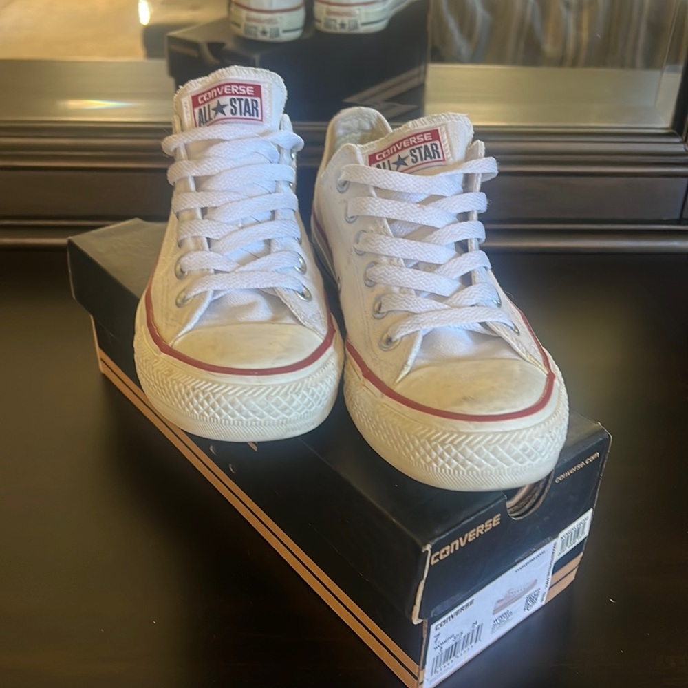 Low Top Chuck Taylor Converse